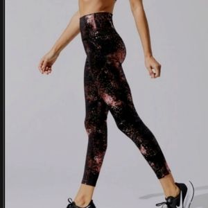 Carbon 38 foil leggings 7/8th length size M